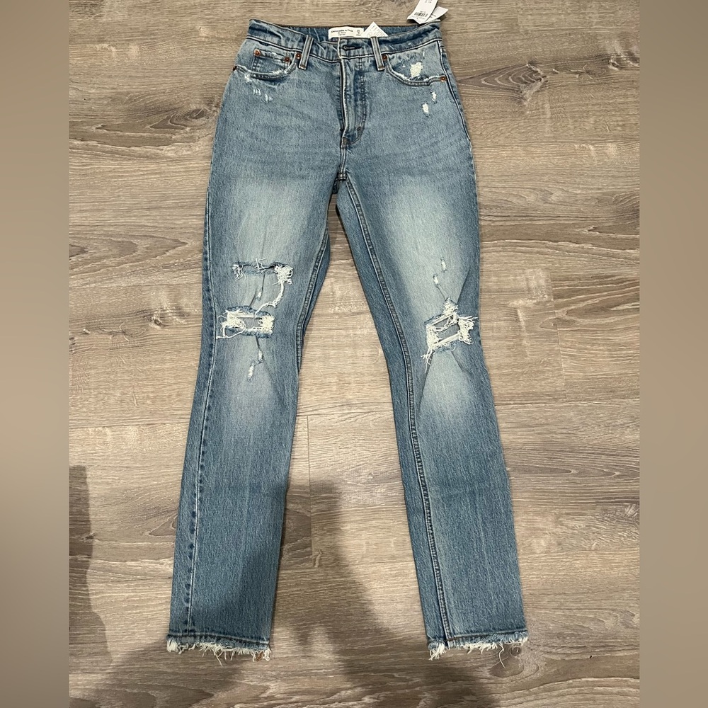 NWT Abercrombie & Fitch light ripped skinny jeans size 25 long